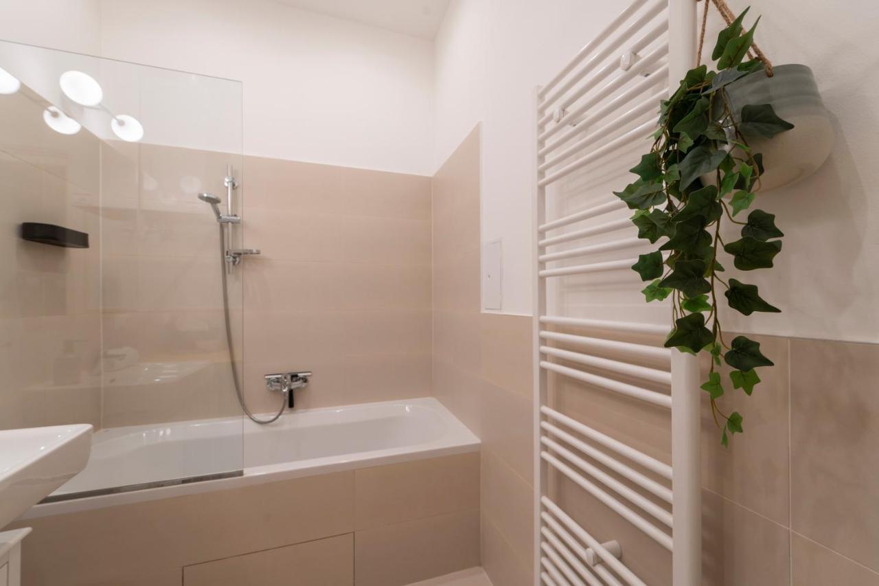Josef'S Home I Premium Apartment In Ideal Location Bécs Kültér fotó